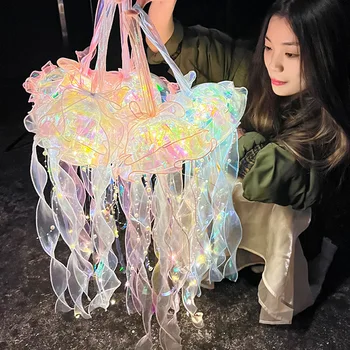 Лампа в виде медузы ручной работы 