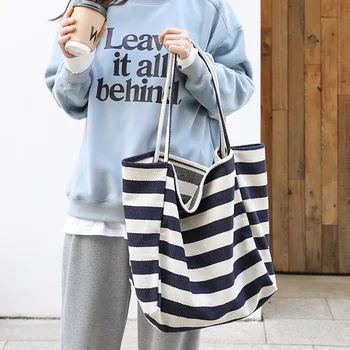 2023 Новая женская сумка-тоут, модная холщовая сумка большой емкости, сумка через плечо в корейском стиле, женская повседневная сумка для покупок контрастного цвета.