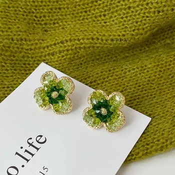 Новые минималистичные и модные серьги для женщин, маленькие освежающие бело-зеленые градиентные серьги с кристаллами жасмина, весна-лето