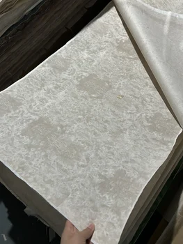 Паркетная доска из натурального дерева с узловатыми сучками 60 см x 250 см, подложка из крафт-бумаги 0,25 мм, Абрикосово-белая