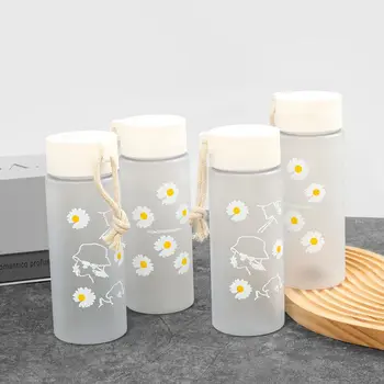 Прозрачные бутылки для воды, не содержащие BPA, креативная матовая маленькая бутылка для воды в форме маргаритки с портативным стаканом для воды из пеньковой веревки